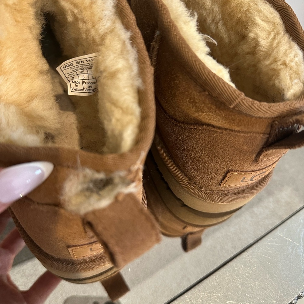UGGs classic ultra mini - Picture 4 of 4